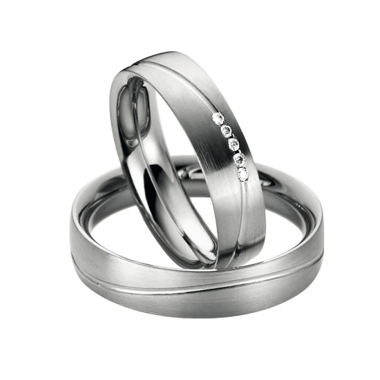 Trauringe aus Platin mit Brillanten